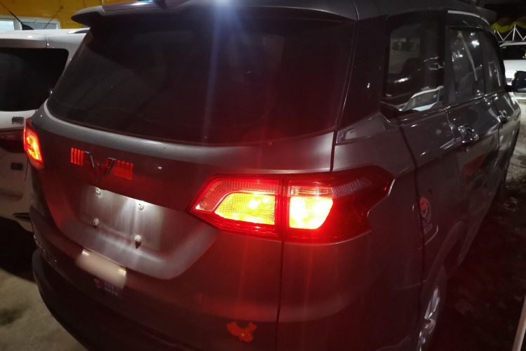 五菱汽车 五菱宏光S3 2018款 1.5L 手动舒适型 国V车身外观6