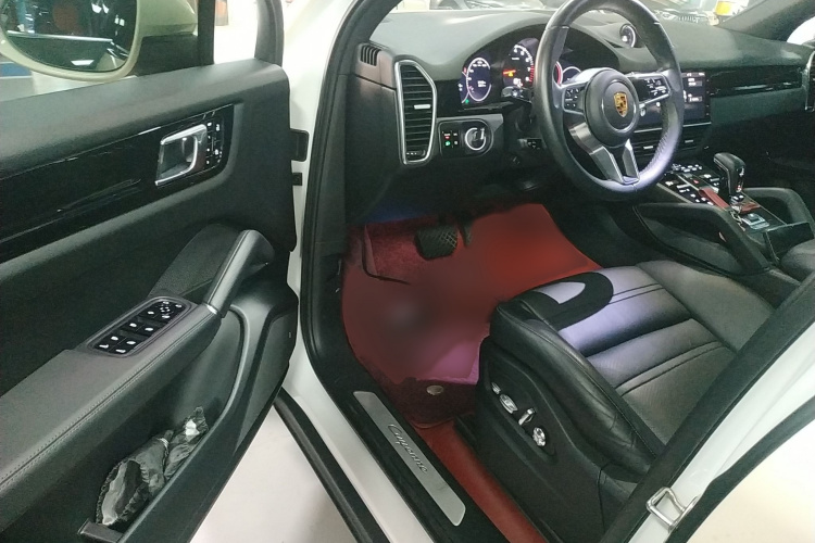 保时捷 2019款 Cayenne 3.0T中控内饰7003