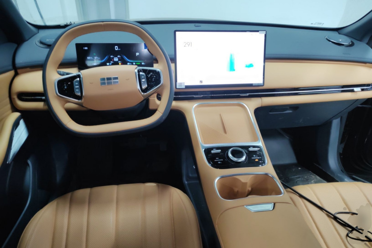 吉利银河 银河星舰7 EM-i 2025款 120km 启航+版中控内饰12