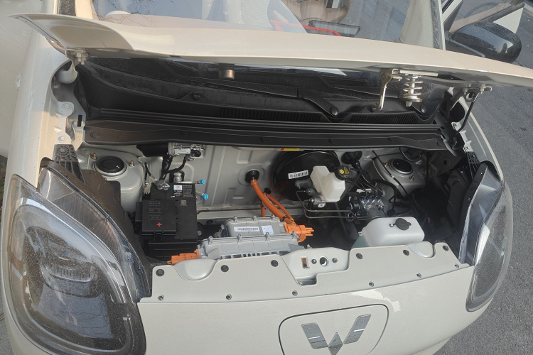 五菱汽车 宏光MINIEV 2025款 四门版 进阶款机舱底盘24