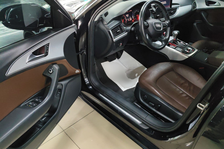 奥迪A6L 2015款 TFSI 百万纪念智领型中控内饰20