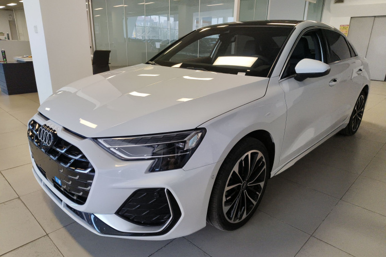 奥迪A3 2025款 A3L Limousine 35TFSI 飞驰尊享型 +豪华臻选包车身外观1