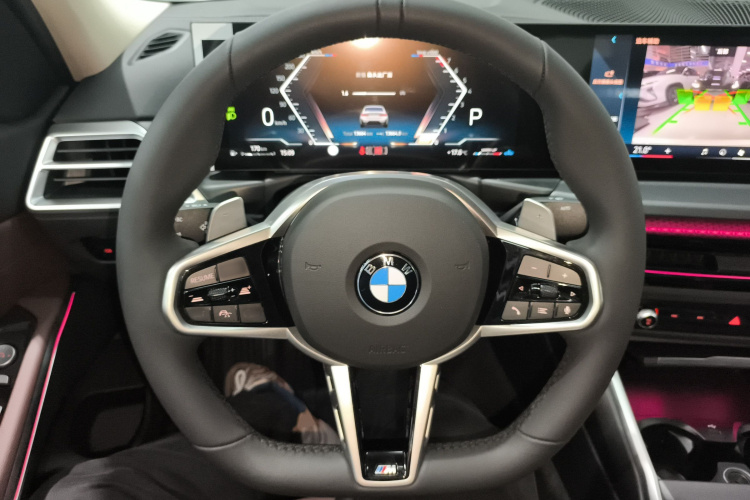 宝马3系 2025款 325i M运动套装中控内饰13