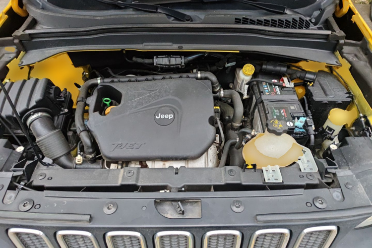 Jeep 自由侠 2018款 互联大屏版 180T 自动高能版局部细节24