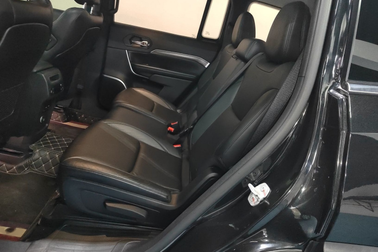 Jeep 大指挥官 2018款 2.0T 两驱进享版 国V中控内饰7004