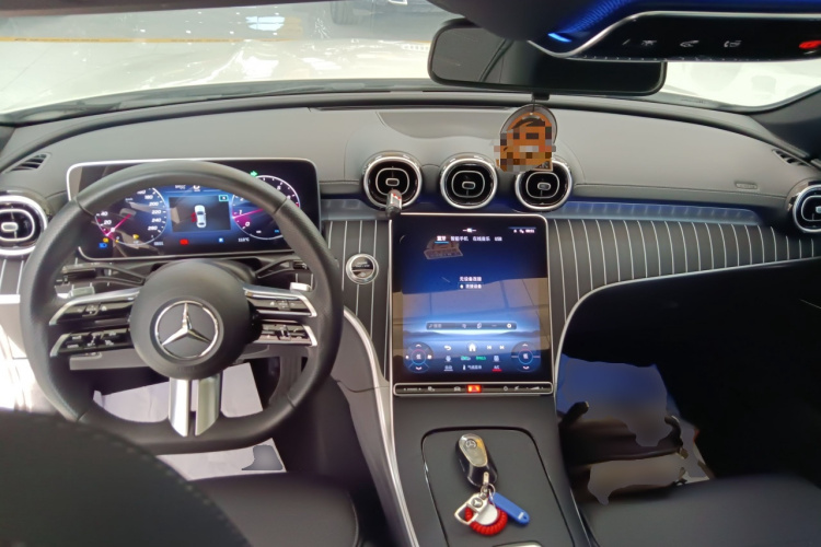 奔驰C级 2023款 C 200 L 运动版中控内饰12