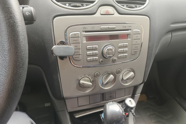 福特 福克斯 2013款 两厢经典 1.8L 自动基本型局部细节16