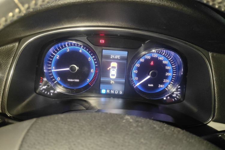 红旗H7 2013款 2.0T 豪华型局部细节14