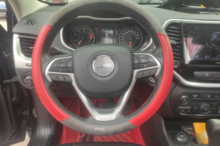 Jeep 自由光 2016款 2.4L 专业版中控内饰13
