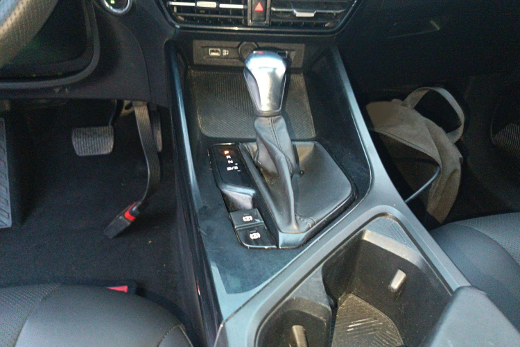 荣威i5 2021款 1.5L CVT黑金版局部细节18