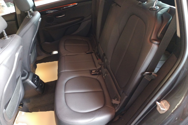 宝马2系多功能旅行车 2015款 218i 运动设计套装中控内饰7004