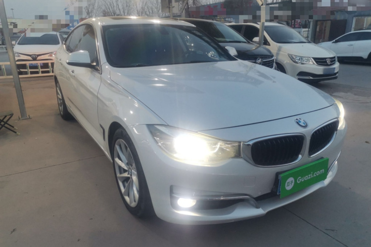 宝马3系GT 2018款 320i 时尚型车身外观3