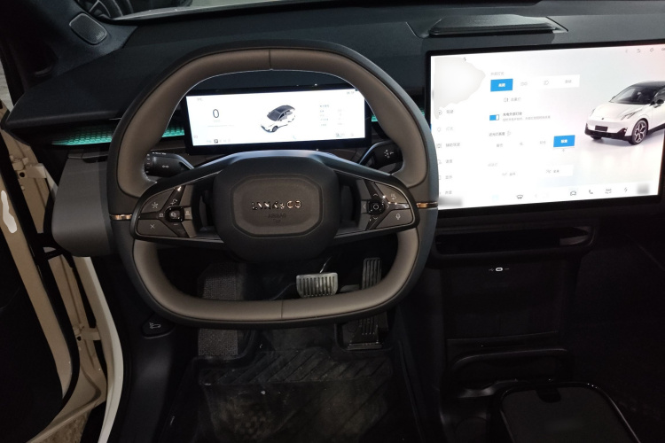 领克Z20 2025款 530km 后驱Pro中控内饰13