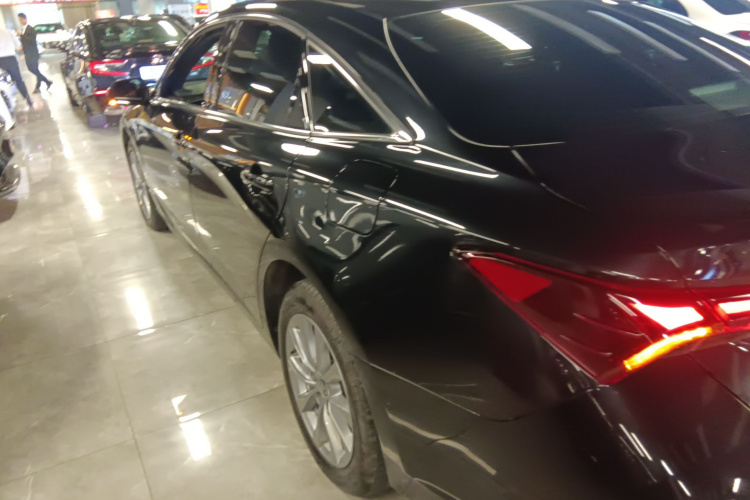 丰田 亚洲龙 2024款 双擎 2.0L 臻选版车身外观4