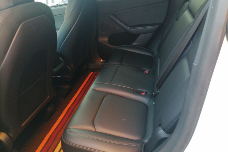 特斯拉 Model Y 2022款 后轮驱动版中控内饰21