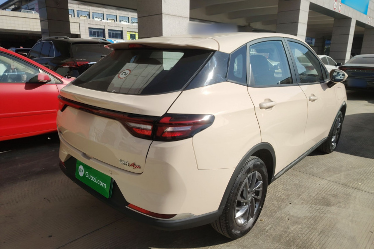 哪吒汽车 哪吒AYA 2023款 318 Lite车身外观7