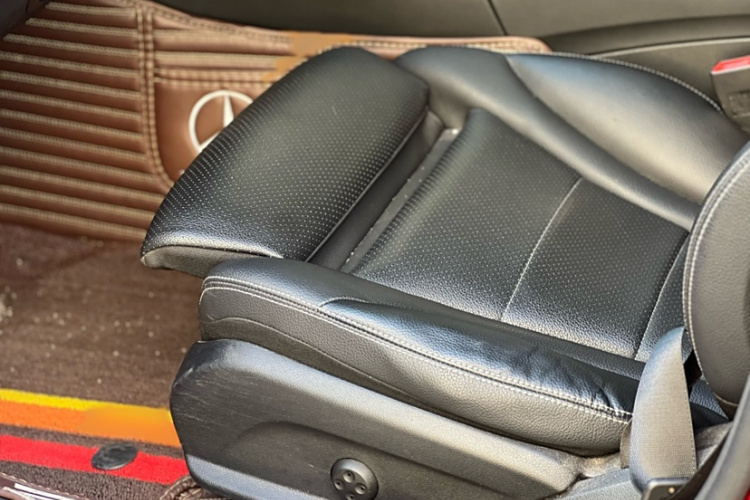 奔驰C级 2018款 C 200 L 运动版中控内饰7009