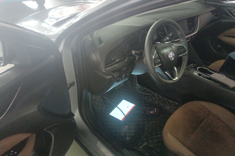 别克 君威 2023款 552T 智享型中控内饰7003