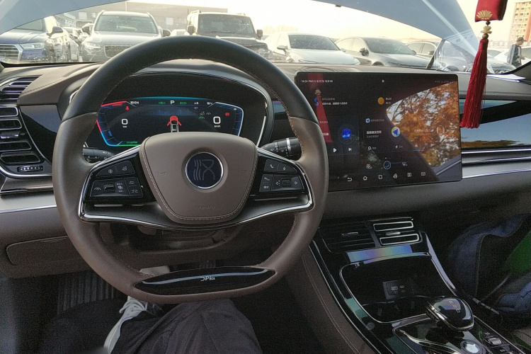 比亚迪 汉 2022款 DM-i 121KM 尊荣型中控内饰12