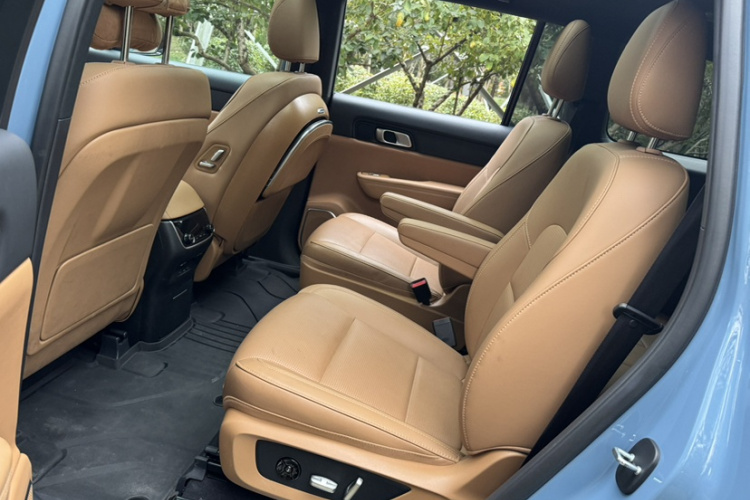 理想汽车 理想ONE 2021款 增程6座版中控内饰7006