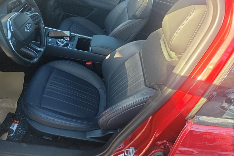 福特 蒙迪欧 2025款 2.0T EcoBoost 至尊型中控内饰19