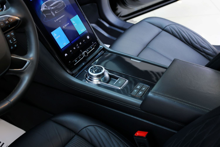 福特 金牛座 2019款 EcoBoost 245 Vignale臻享版中控内饰7005