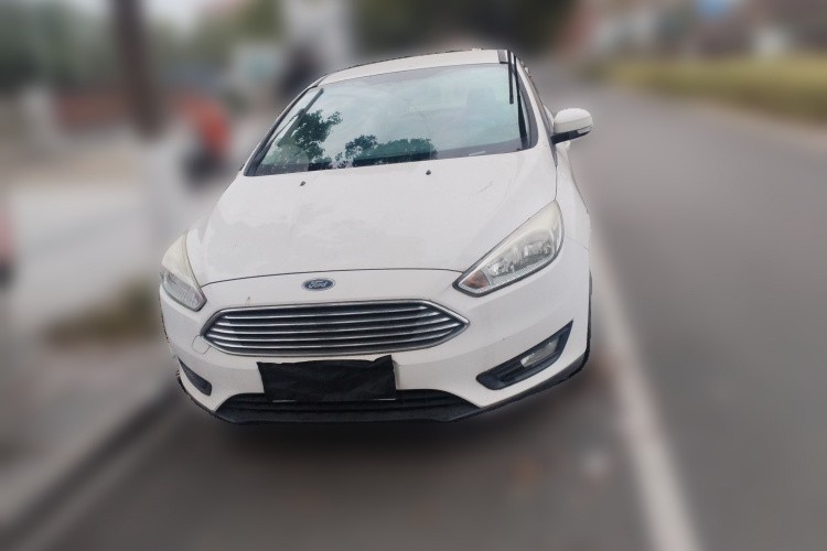 福特 福克斯 2015款 三厢 1.6L 自动舒适型车身外观2