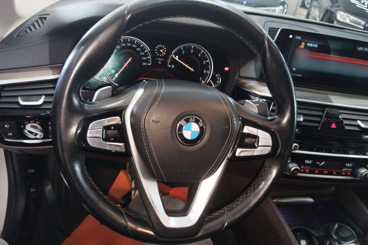 宝马5系 2018款 改款 530Li 尊享型 豪华套装局部细节13