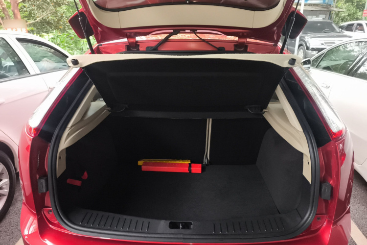 福特 福克斯 2013款 两厢经典 1.8L 手动时尚型机舱底盘23