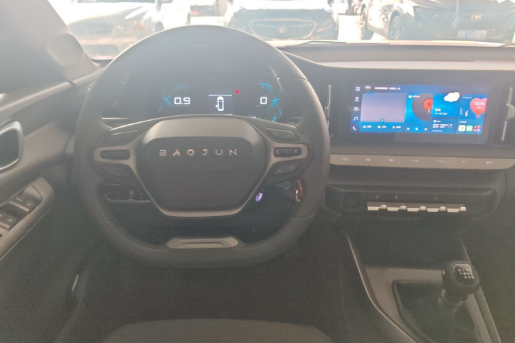 宝骏RC-5 2020款 1.5L 手动智耀精英型中控内饰13
