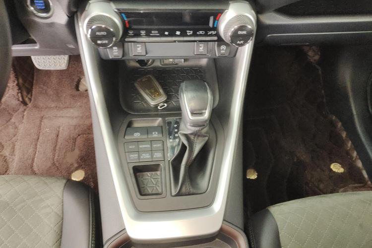 丰田 RAV4荣放 2022款 2.0L CVT四驱风尚Plus版局部细节9001