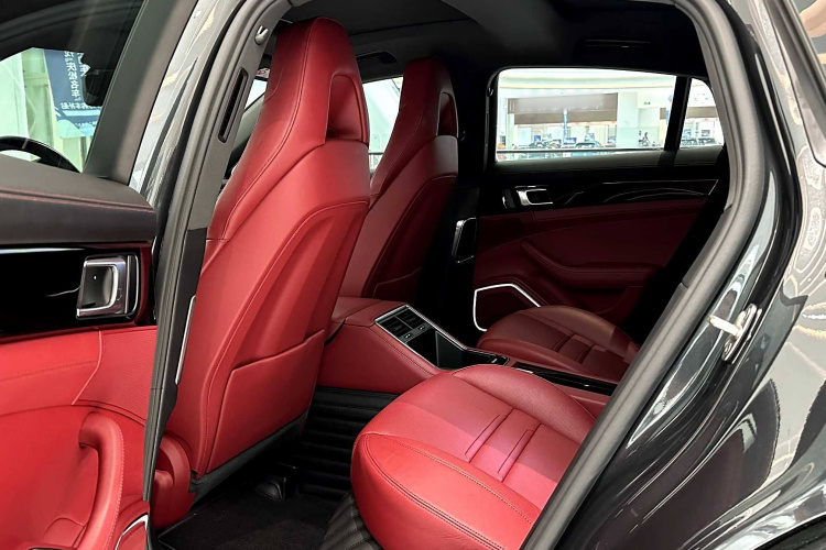 保时捷 2023款 Panamera 2.9T 铂金版中控内饰7008