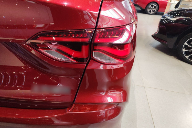 雪佛兰 科鲁泽 2022款 320 自动悦享天窗版车身外观9