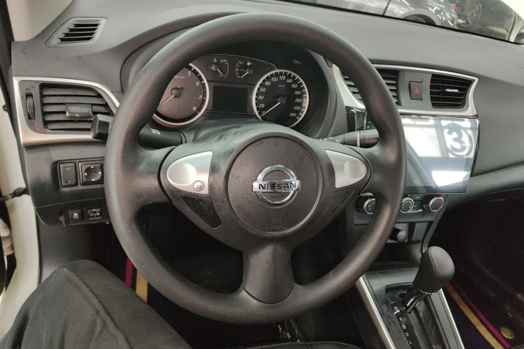 日产 轩逸 2024款 改款二 经典 1.6XE CVT舒适版局部细节13