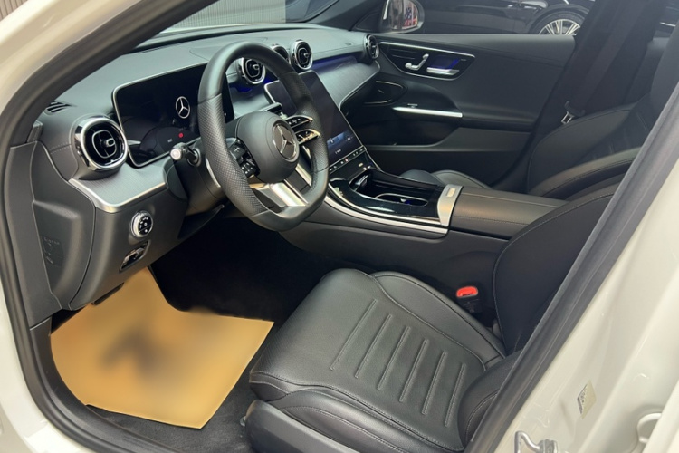 奔驰C级 2022款 改款 C 200 L 运动版中控内饰7005