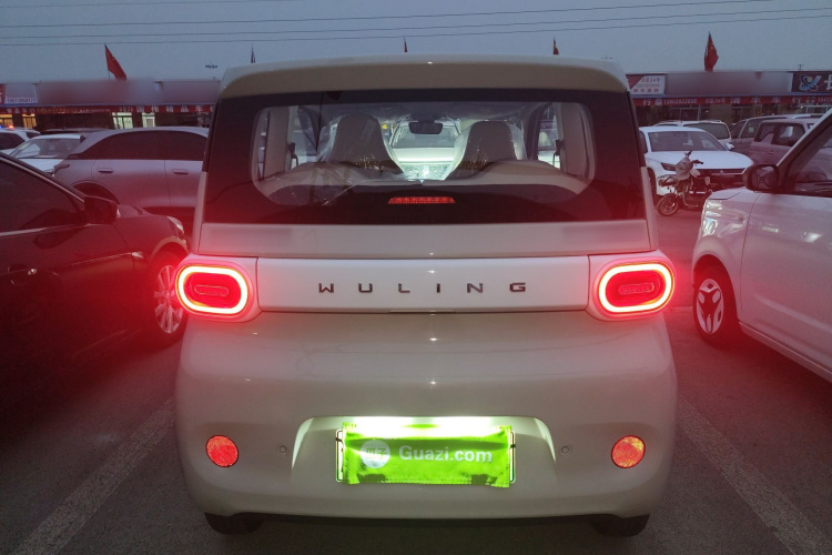 五菱汽车 宏光MINIEV 2024款 第三代 215km 青春版车身外观6