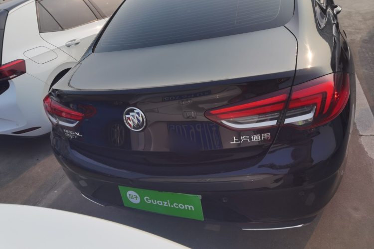 别克 君威 2023款 552T 智享型车身外观6