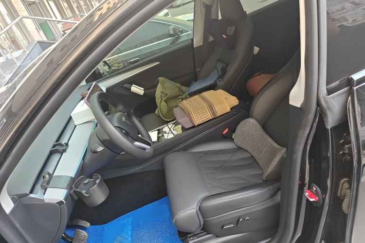 特斯拉 Model Y 2024款 后轮驱动版中控内饰19