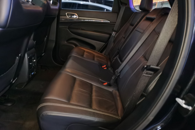 Jeep 大切诺基(进口) 2014款 3.0L 舒享导航版中控内饰21