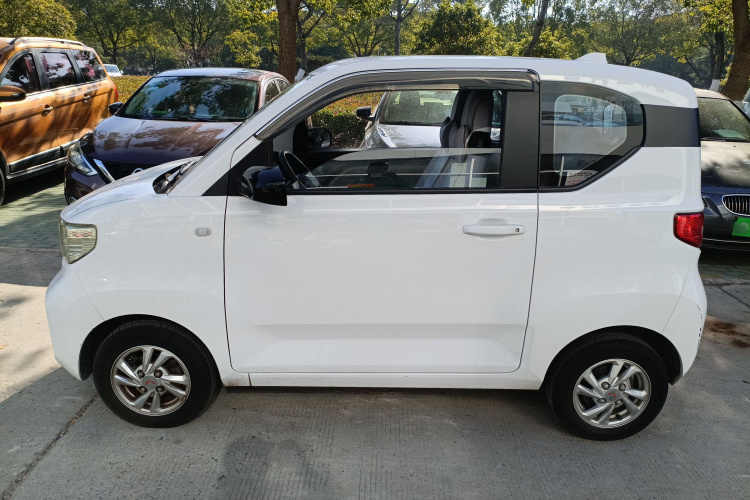 五菱汽车 宏光MINIEV 2020款 悦享款 磷酸铁锂车身外观4