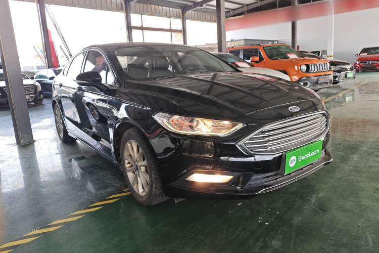 福特 蒙迪欧 2018款 EcoBoost 180 时尚型车身外观3