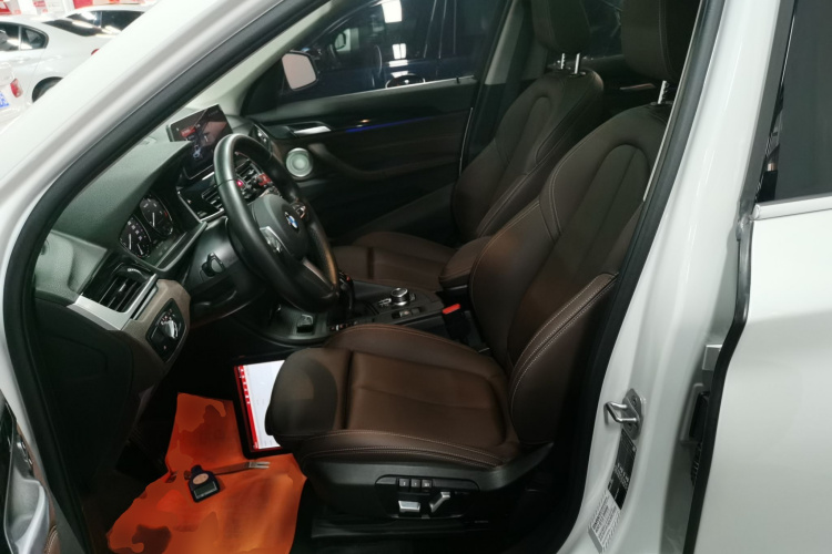宝马X1 2022款 sDrive25Li 领先型中控内饰19