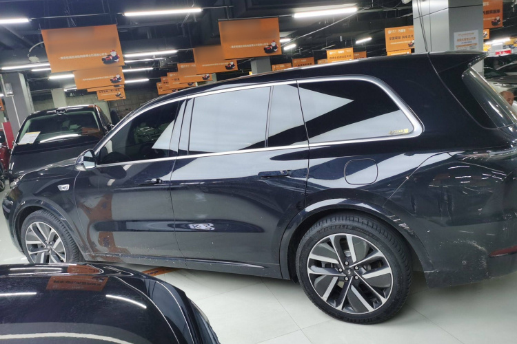 理想汽车 理想L9 2022款 Max车身外观4