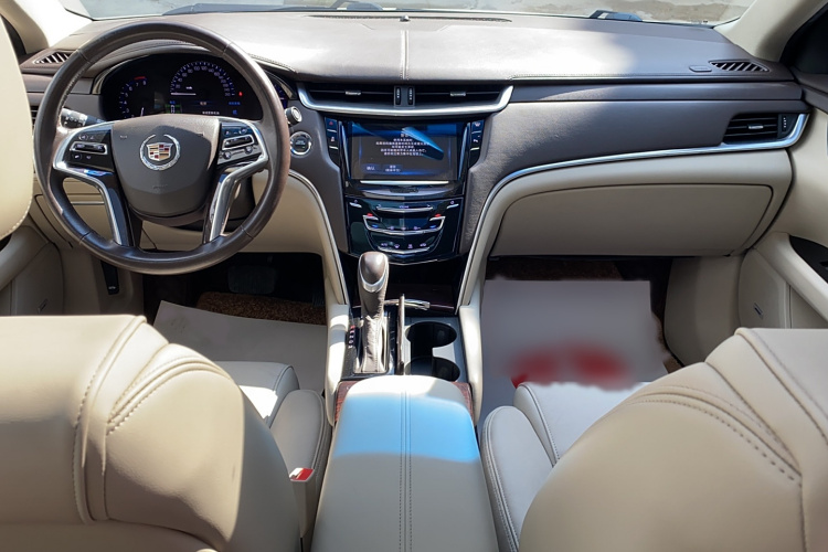 凯迪拉克XTS 2015款 28T 舒适型中控内饰7002