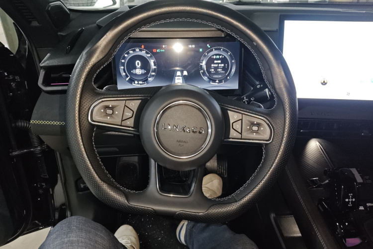 领克03 2023款 2.0TD DCT劲Halo中控内饰13