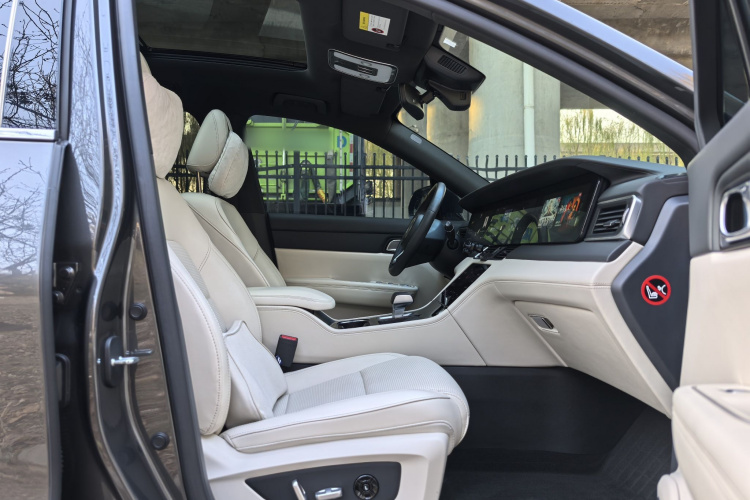 理想汽车 理想ONE 2021款 增程6座版中控内饰7004