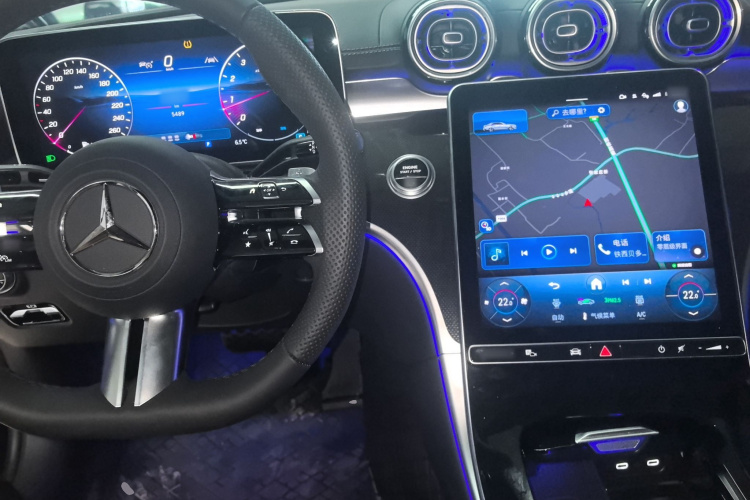 奔驰C级 2025款 改款 C 260 L 皓夜运动版中控内饰7002