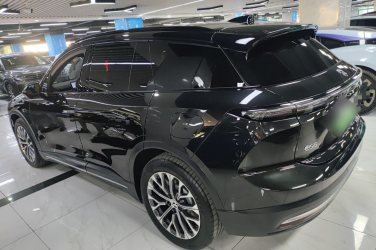 蔚来ES6 2024款 75kWh车身外观4