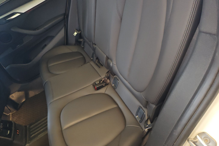 宝马X1 2019款 sDrive20Li 领先型中控内饰21