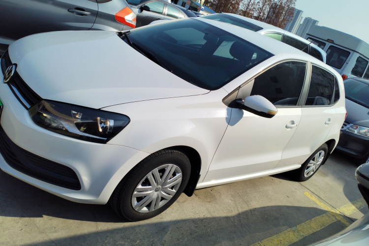 大众 Polo 2016款 1.4L 自动风尚型车身外观4